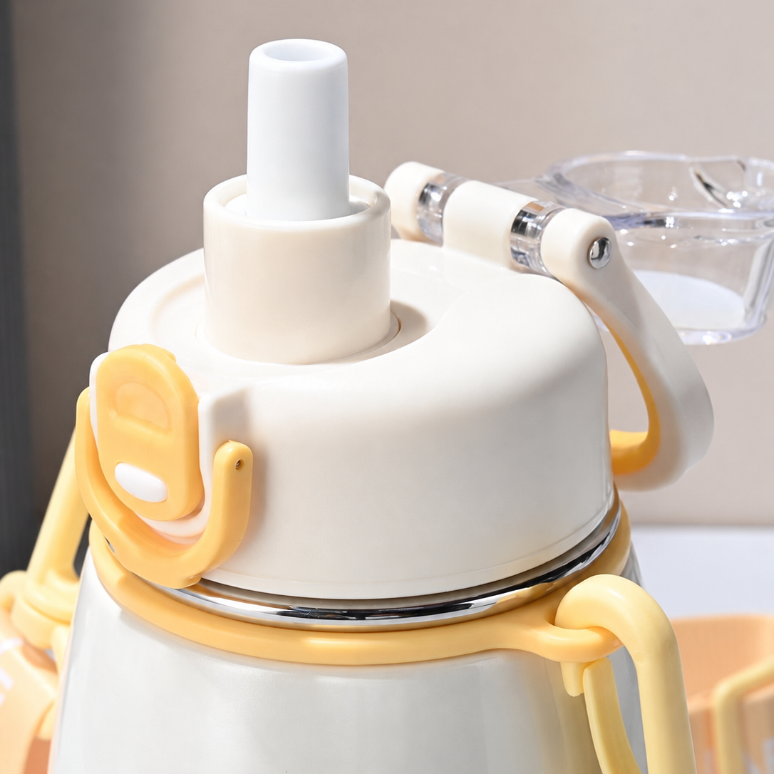 Gourde inox enfant blanche, détail du couvercle fermé